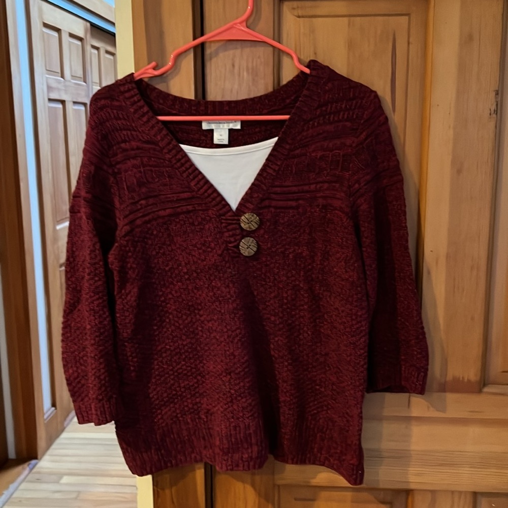 Christopher & Banks V-neck w/white T-shirt insert soft popcorn texture Sweater